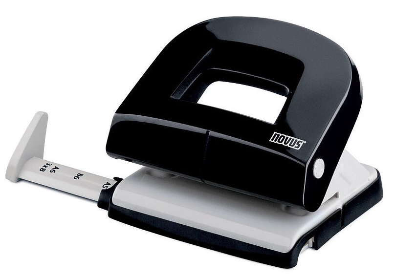 Діркопробивач NOVUS Е 216 чорний ( 025-0538 )